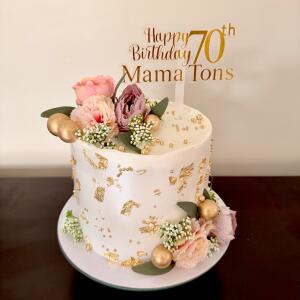 Customized Cakes