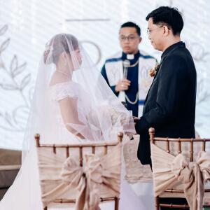 Wedding Officiant / Nagkakasal