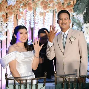 Wedding Officiant / Nagkakasal