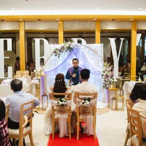 Wedding Officiant / Nagkakasal