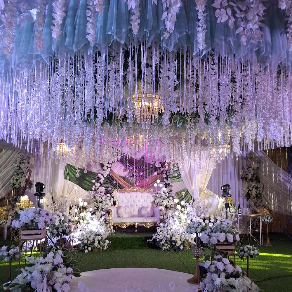 WEDDING COORDINATOR