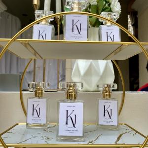 PERFUME BAR